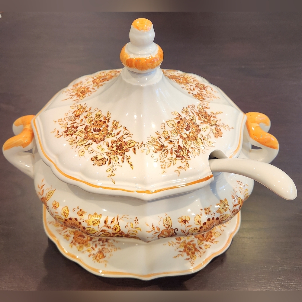 Elegant Floral Porcelain Soup Tureen Set, made in Japan